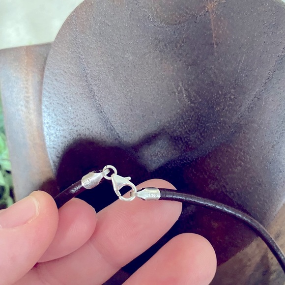 Sterling silver leather cord with mother of pearl MOP Sterling pendant boho - Picture 3 of 5